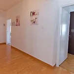 Nella Apartmán
