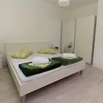 شقة Nella