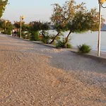 شقة Nella زادار