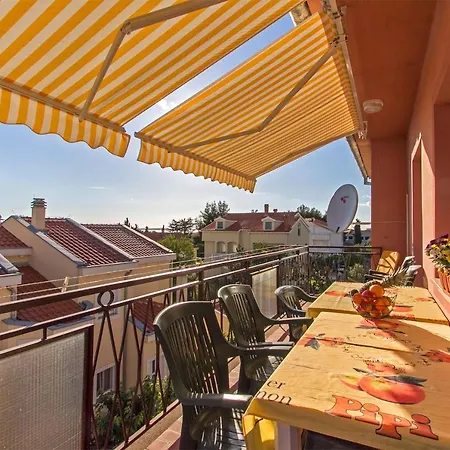 Nella Apartment