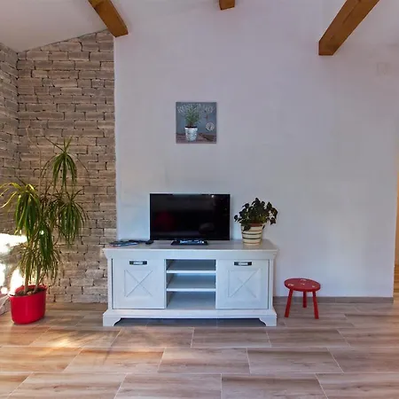 Apartment Nella *